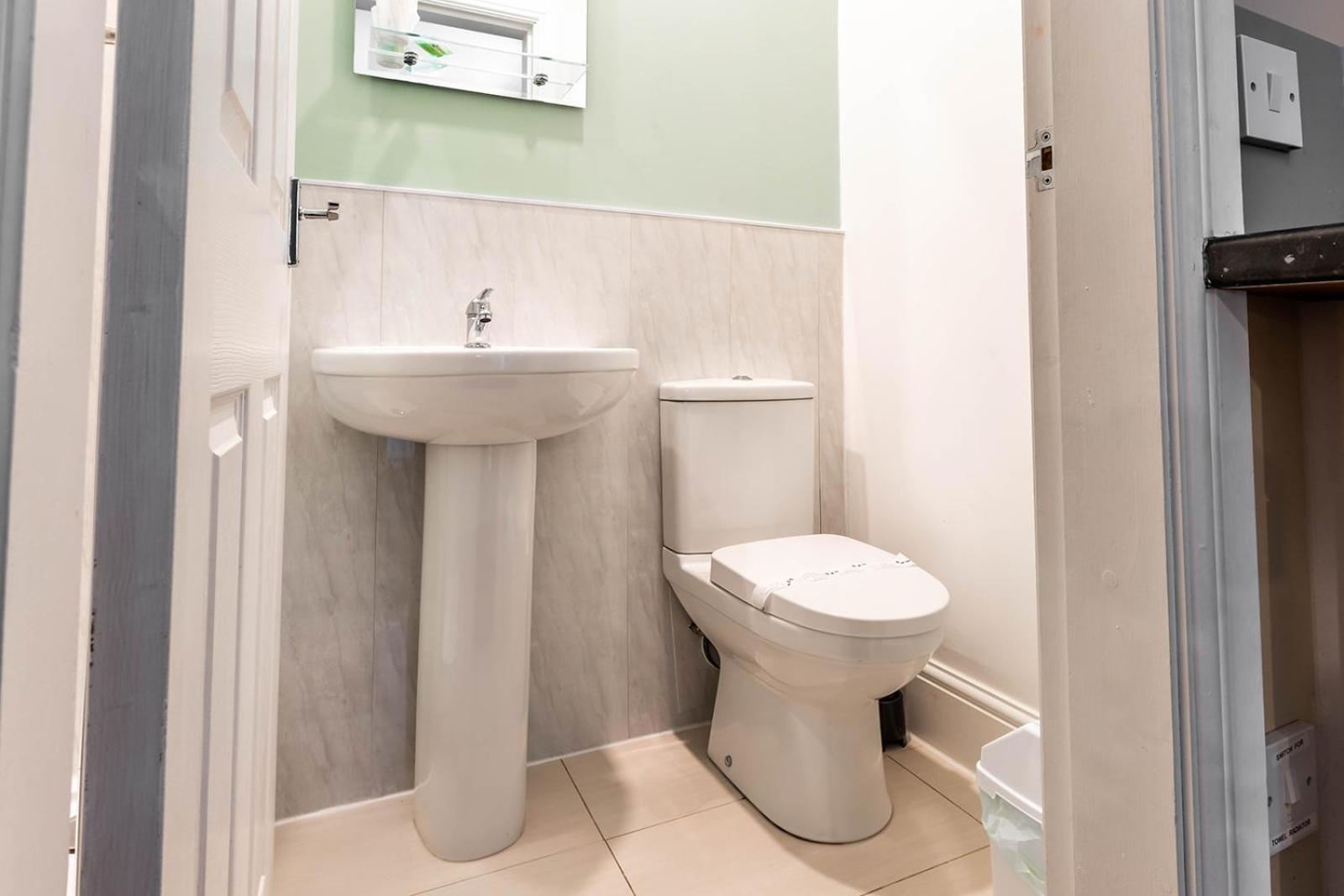 Windermere Studio Rooms - With Free Car Parking Onsite Εξωτερικό φωτογραφία