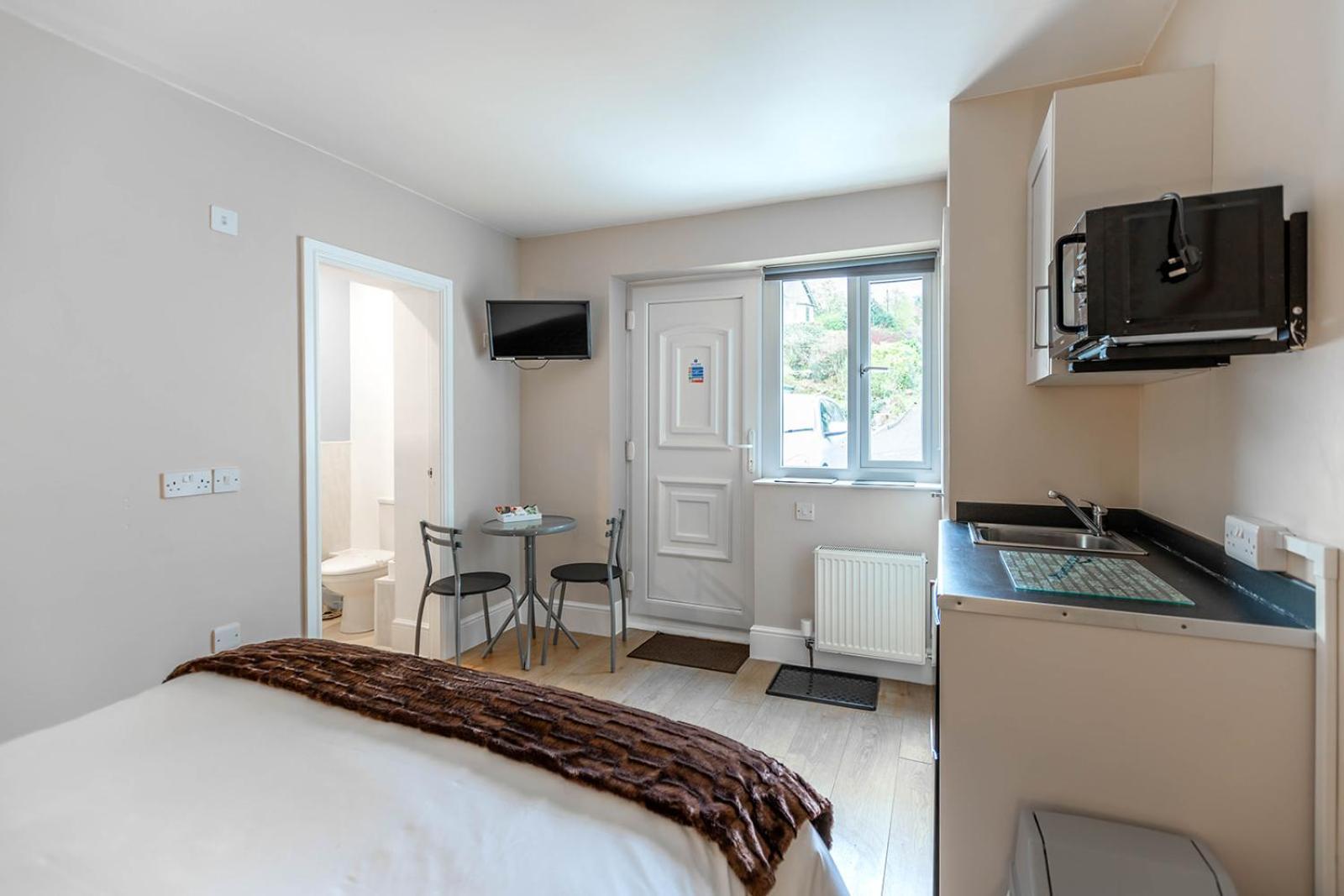 Windermere Studio Rooms - With Free Car Parking Onsite Εξωτερικό φωτογραφία