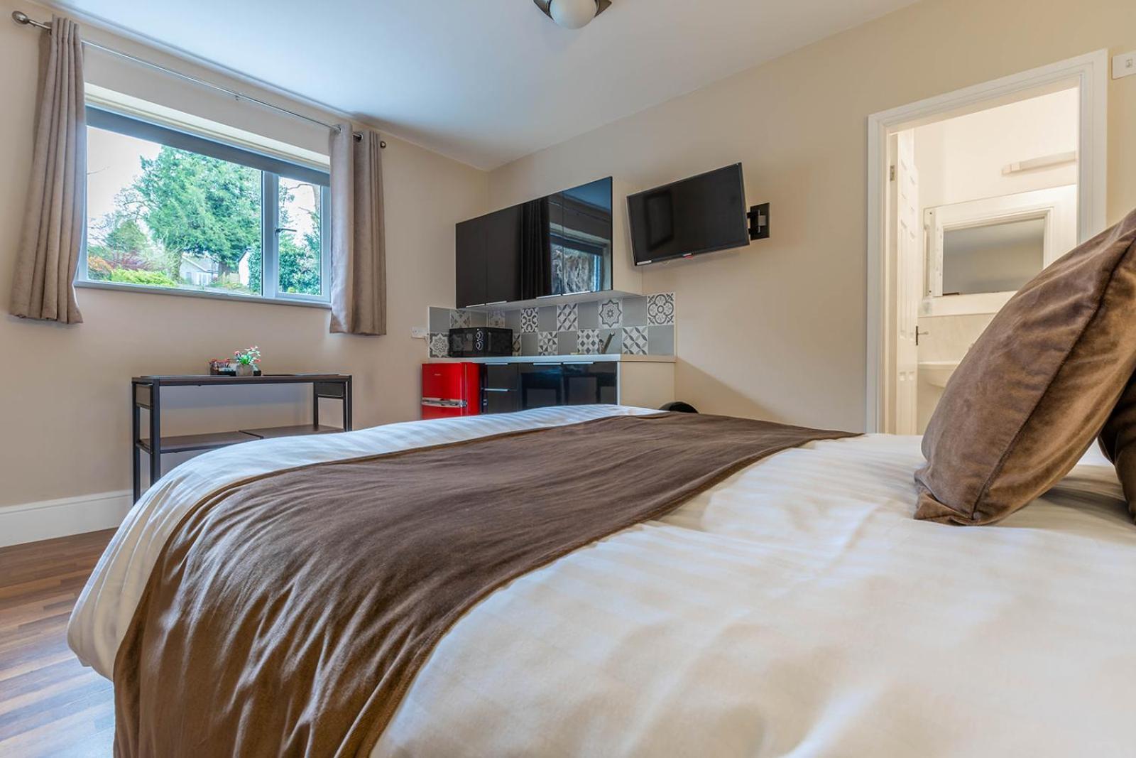 Windermere Studio Rooms - With Free Car Parking Onsite Εξωτερικό φωτογραφία