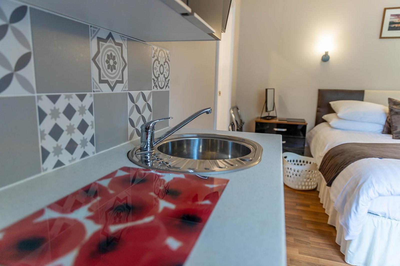 Windermere Studio Rooms - With Free Car Parking Onsite Εξωτερικό φωτογραφία
