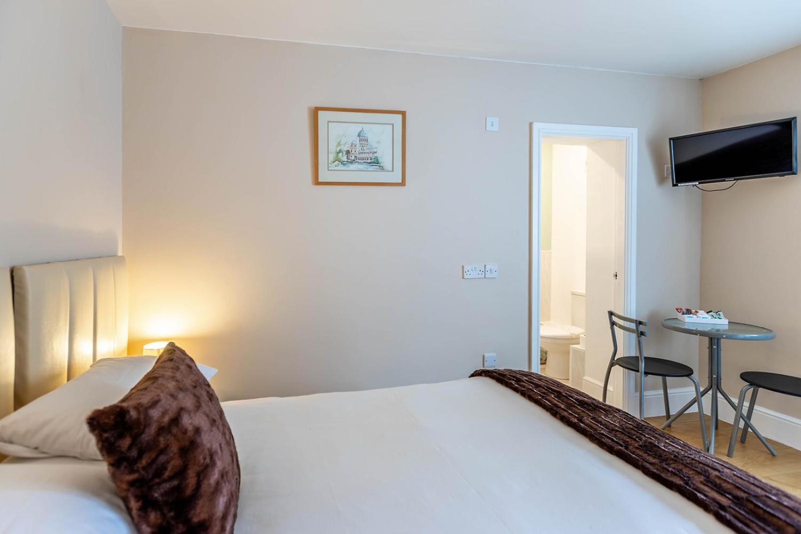 Windermere Studio Rooms - With Free Car Parking Onsite Εξωτερικό φωτογραφία