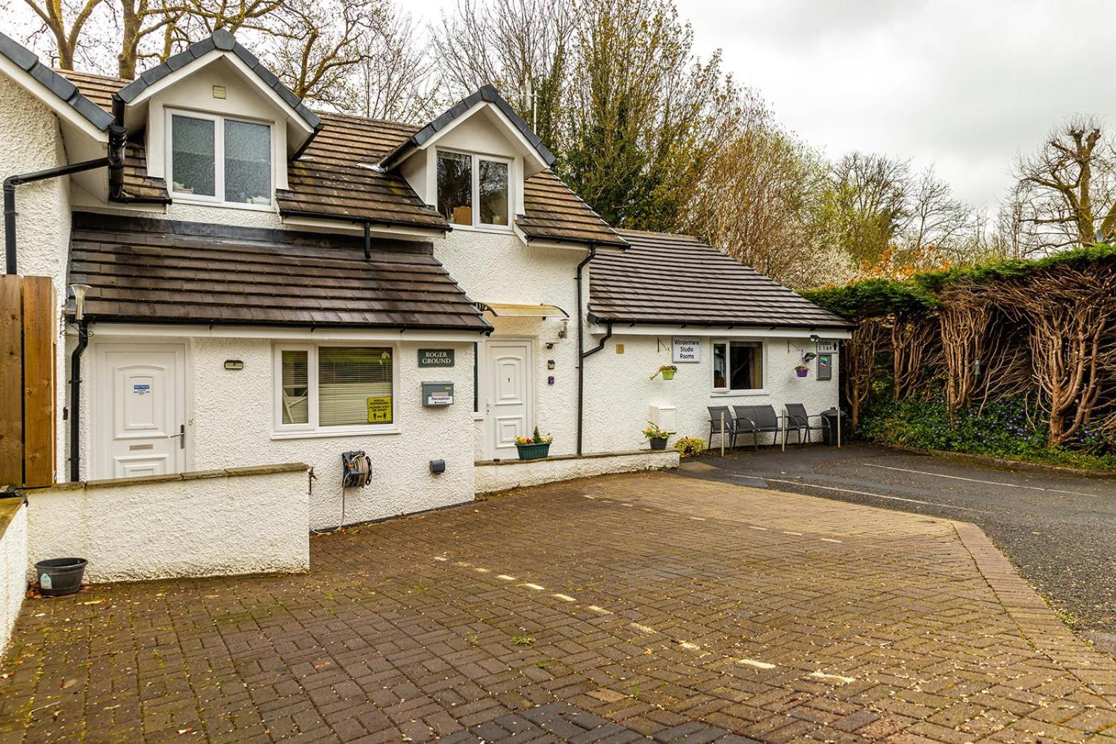Windermere Studio Rooms - With Free Car Parking Onsite Εξωτερικό φωτογραφία