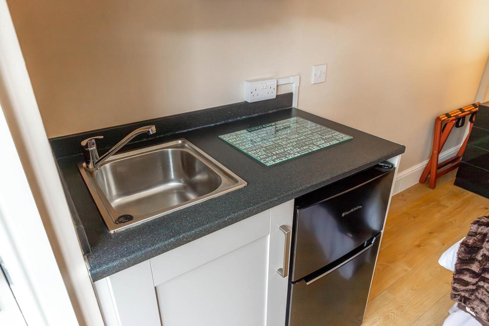 Windermere Studio Rooms - With Free Car Parking Onsite Εξωτερικό φωτογραφία